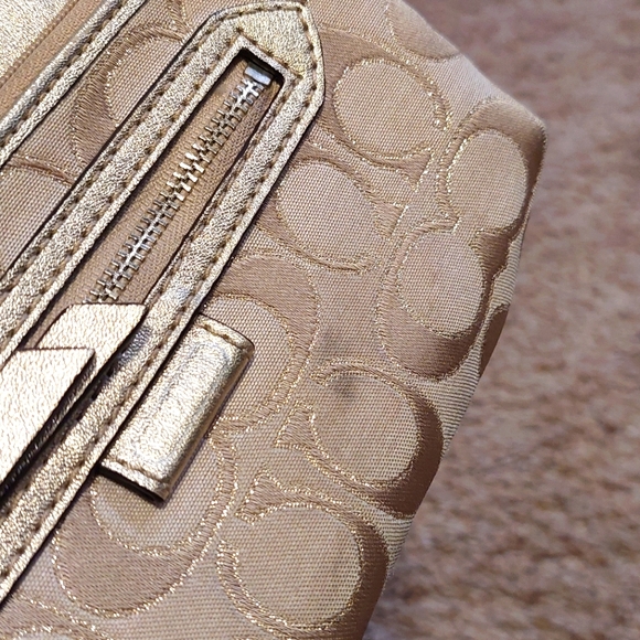 ❤️SALE! COACH Signature C Canvas and Metallic Leather 3 Pocket Large Wristlet - Picture 10 of 12